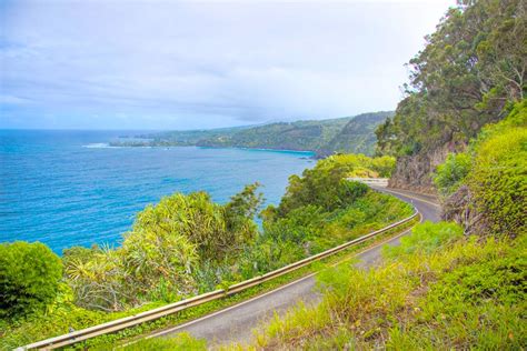 5pm est to hawaii time|cheapest time to go to maui.